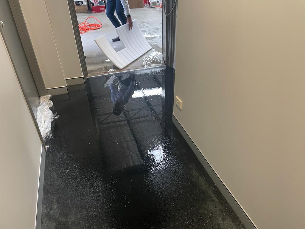 flooded-carpet-cleaning-work